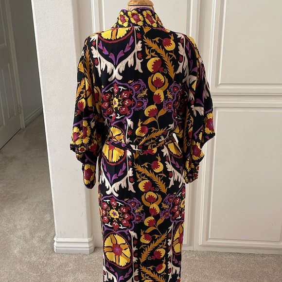 Haute Hippie Kimono Style Floral Robe - Picture 3 of 7